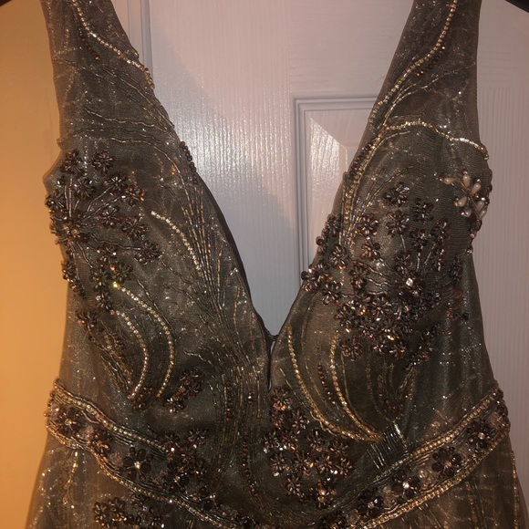 Beaded A-line floral dress - Picture 3 of 8
